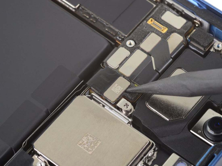 Замена антенны Wi-Fi / GSM iPhone 13 Pro