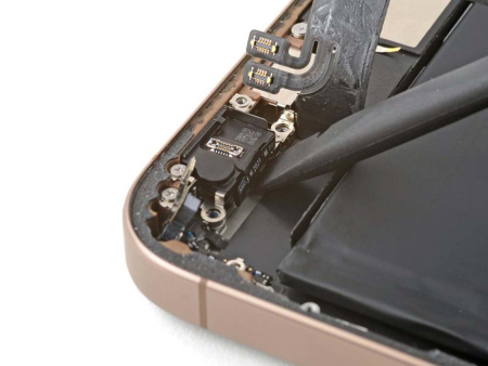 Замена нижнего динамика iPhone 16 Pro Max